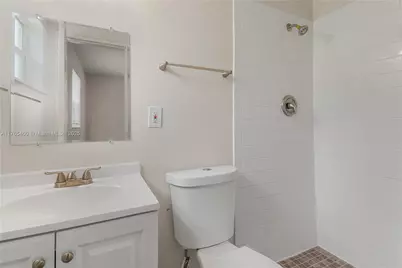 2649 NE 14th Ter, Pompano Beach, FL 33064 - Photo 11