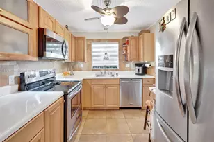 9821 Sunrise Lakes Blvd, Sunrise, FL 33322 - Photo 19