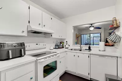 1652 N 14th Ter, Hollywood, FL 33020 - Photo 5