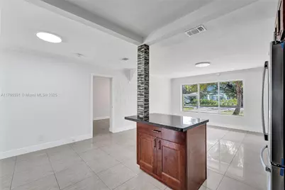 924 N 30th Rd, Hollywood, FL 33021 - Photo 3