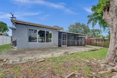 924 N 30th Rd, Hollywood, FL 33021 - Photo 35