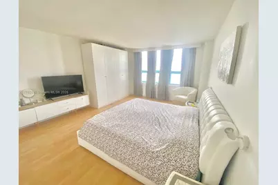 9801 Collins Ave #8M, Bal Harbour, FL 33154 - Photo 15