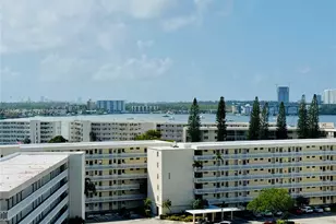 18031 Biscayne Blvd, Aventura, FL 33160 - Photo 21