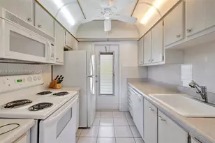 2200 Diana Dr, Hallandale Beach, FL 33009 - Photo 11
