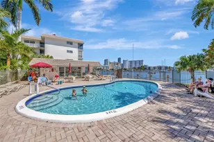2200 Diana Dr, Hallandale Beach, FL 33009 - Photo 21