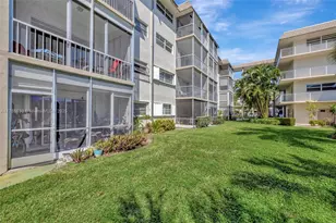 2200 Diana Dr, Hallandale Beach, FL 33009 - Photo 15