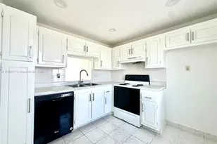 320 NE 12th Ave, Hallandale Beach, FL 33009 - Photo 11