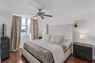 770 Claughton Island Dr, Miami, FL 33131 - Photo 15