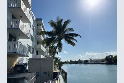 7900 Tatum Waterway Dr #413, Miami Beach, FL 33141 - Photo 1