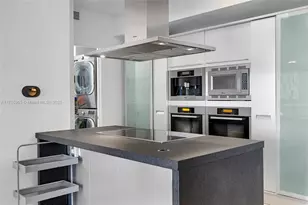 18201 Collins Ave, Sunny Isles Beach, FL 33160 - Photo 9