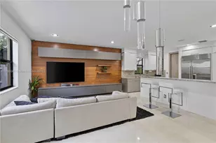 9910 NW 86th Terrace, Doral, FL 33178 - Photo 7