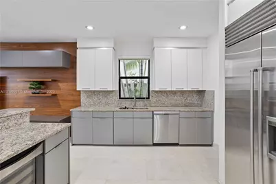 9910 NW 86th Ter, Doral, FL 33178 - Photo 19