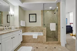 1435 Brickell Ave, Miami, FL 33131 - Photo 21