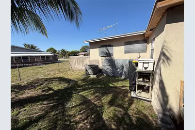 3221 SW 47th Ave, West Park, FL 33023 - Photo 23