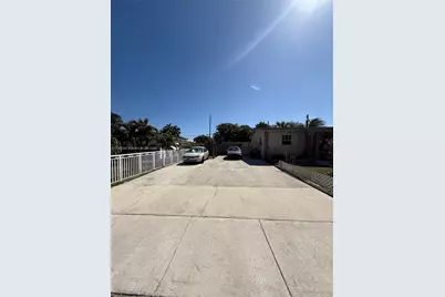 3221 SW 47th Ave, West Park, FL 33023 - Photo 33