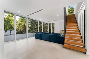 1250 N Venetian Way, Miami, FL 33139 - Photo 21