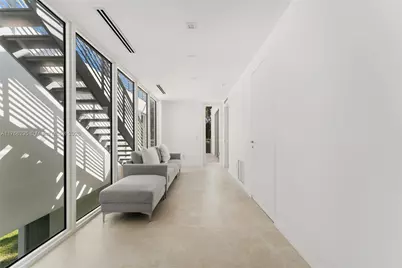 1250 N Venetian Way, Miami, FL 33139 - Photo 39