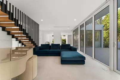 1250 N Venetian Way, Miami, FL 33139 - Photo 25