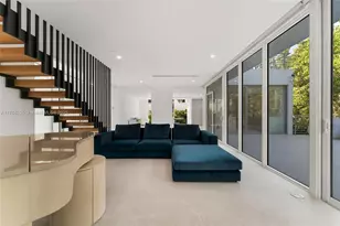 1250 N Venetian Way, Miami, FL 33139 - Photo 25