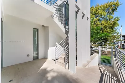 1250 N Venetian Way, Miami, FL 33139 - Photo 47