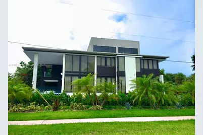 610 Harbor Cir, Key Biscayne, FL 33149 - Photo 1
