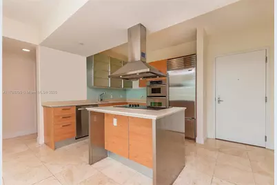 218 SE 14th St #1203, Miami, FL 33131 - Photo 3