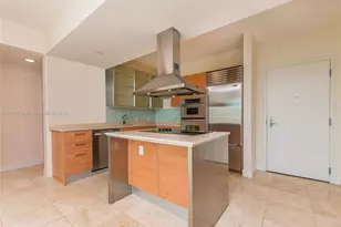 218 SE 14th St, Miami, FL 33131 - Photo 3