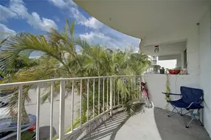 494 NW 165th St Rd, Miami, FL 33169 - Photo 11