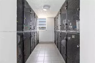 8895 Fontainebleau Blvd, Miami, FL 33172 - Photo 19