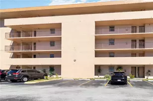 8895 Fontainebleau Blvd, Miami, FL 33172 - Photo 3
