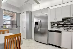 3510 Oaks Way, Pompano Beach, FL 33069 - Photo 5