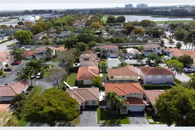 5717 NW 102nd Pl, Doral, FL 33178 - Photo 35