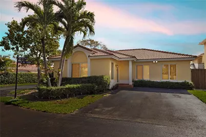 5717 NW 102nd Pl, Doral, FL 33178 - Photo 39