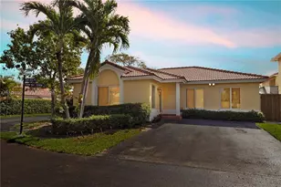 5717 NW 102nd Pl, Doral, FL 33178 - Photo 39