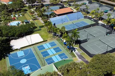 5717 NW 102nd Pl, Doral, FL 33178 - Photo 37