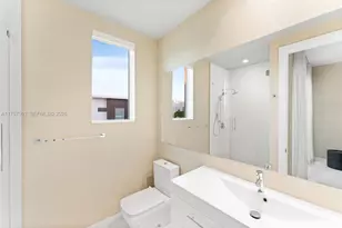 10561 NW 67th Terrace, Doral, FL 33178 - Photo 23