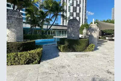 100 SE 2 St #2000, Miami, FL 33131 - Photo 17