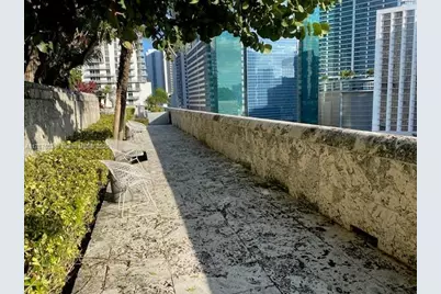 100 SE 2 St #2000, Miami, FL 33131 - Photo 17