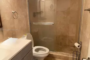 400 Kings Point Dr, Sunny Isles Beach, FL 33160 - Photo 3