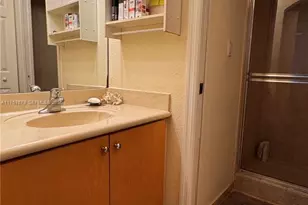 1033 SW 144th Ave, Pembroke Pines, FL 33027 - Photo 23