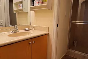 1033 SW 144th Ave, Pembroke Pines, FL 33027 - Photo 25