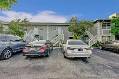 426 NE 210th Cir Ter #104-2, Miami, FL 33179 - Photo 1