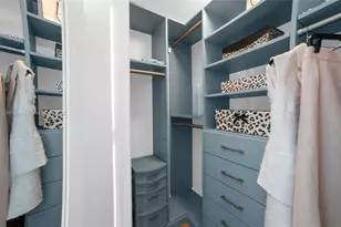 253 NE 2nd St, Miami, FL 33132 - Photo 27