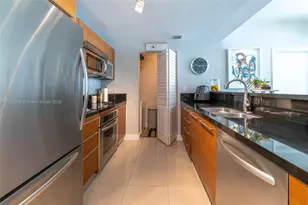 253 NE 2nd St, Miami, FL 33132 - Photo 13