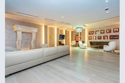 1000 Brickell Plz #4705, Miami, FL 33131 - Photo 31