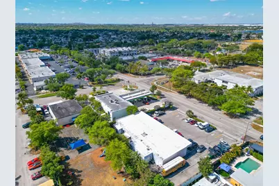 17851 NW 78th Ave, Hialeah, FL 33015 - Photo 3