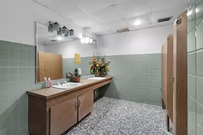 1475 NE 199th St, Miami, FL 33179 - Photo 9