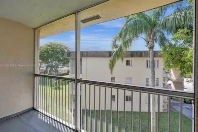 700 Village Green Ct #319, Palm Springs, FL 33461 - Photo 27