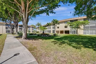 700 Village Green Ct, Palm Springs, FL 33461 - Photo 43