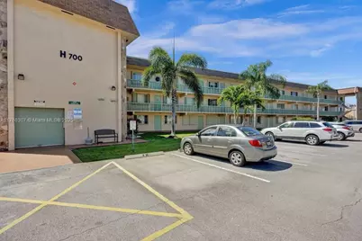 700 Village Green Ct #319, Palm Springs, FL 33461 - Photo 45